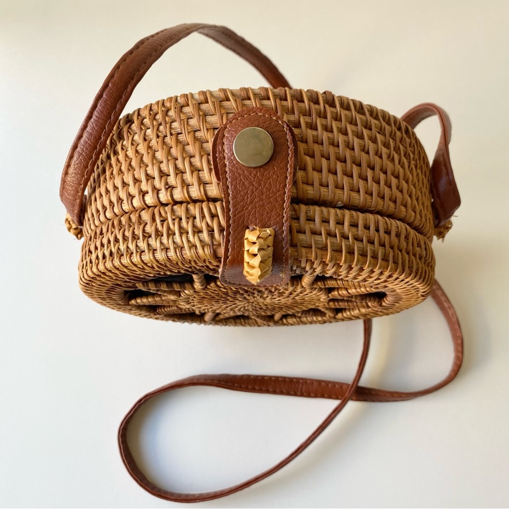 Round Rattan Crossbody Purse - Picture 3 of 7